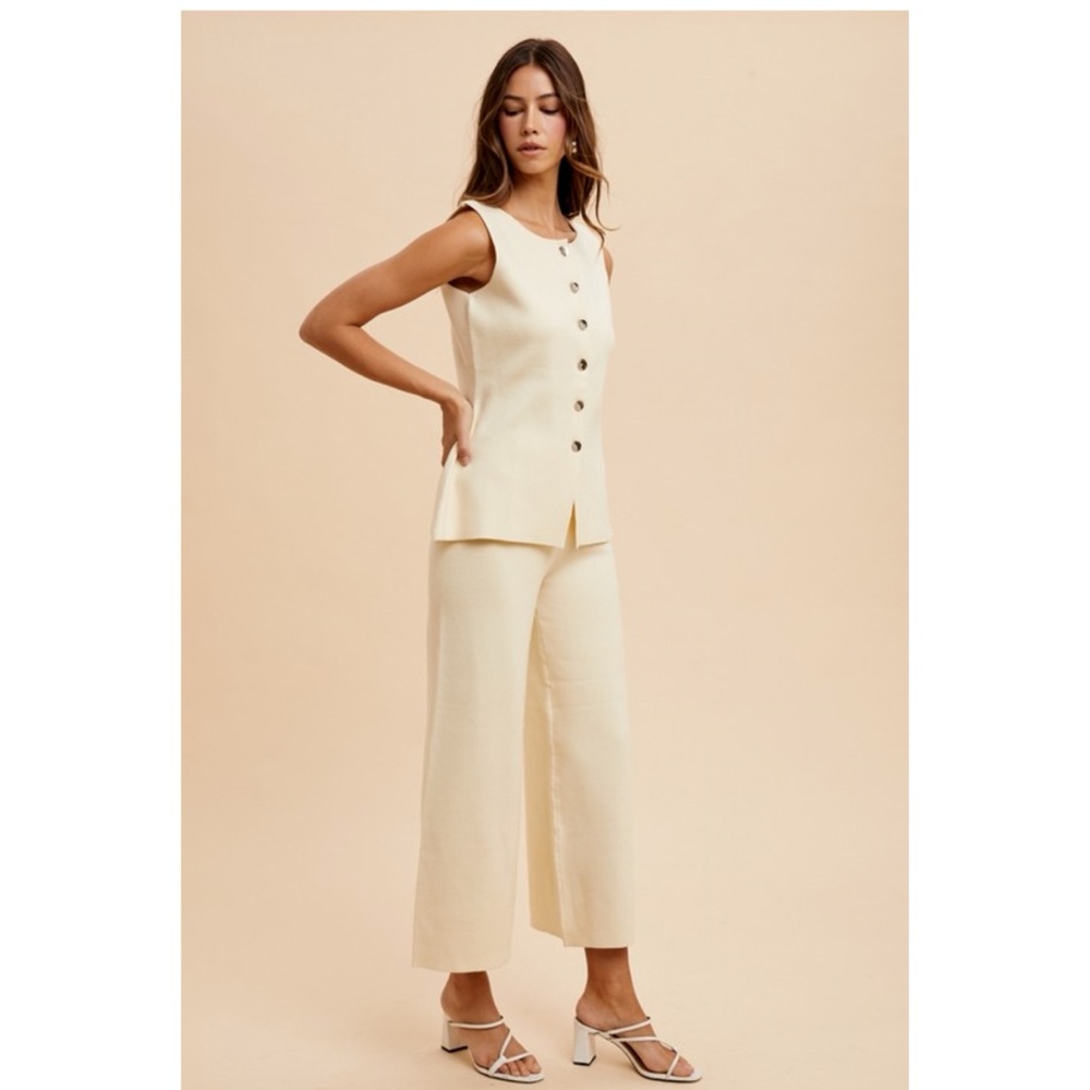 Cream Sleeveless Button-Front Knit Top & Wide-Leg Pants Set - Picture 2 of 5